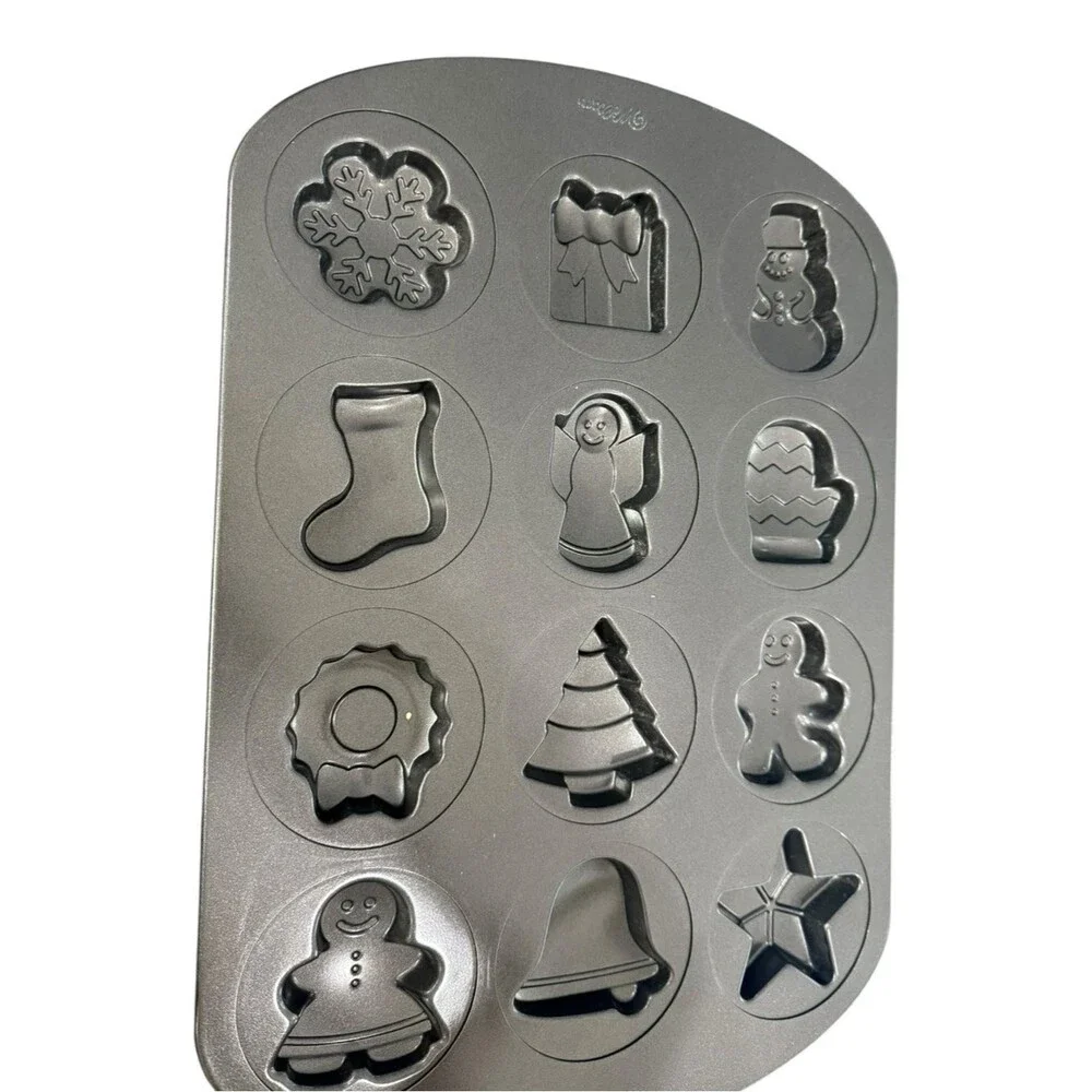 Wilton 12-Cavity Non-Stick Festive Christmas Festive Holiday Cookie Baking Pan.